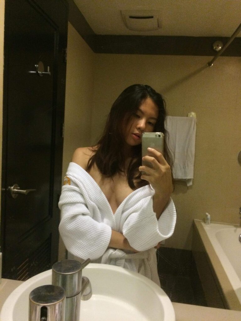 Ana Christine Come - Mamamooooo (234)